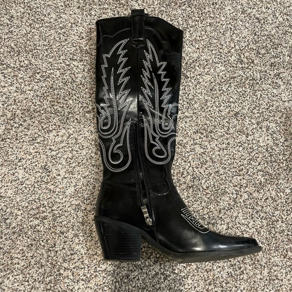 Cowboy and dress Boot Bundle - Picture 2 of 8